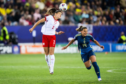 Martyna Wiankowska of Poland and Johanna Rytting Kaneryd of