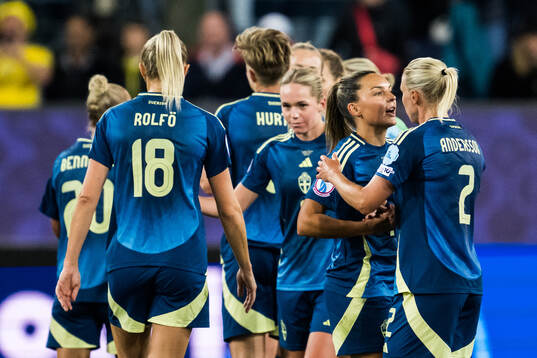 Johanna Rytting Kaneryd and Jonna Andersson celebrate