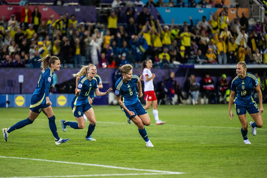 Nathalie Björn, Amanda Ilestedt, Lina Hurtig and Fridolina