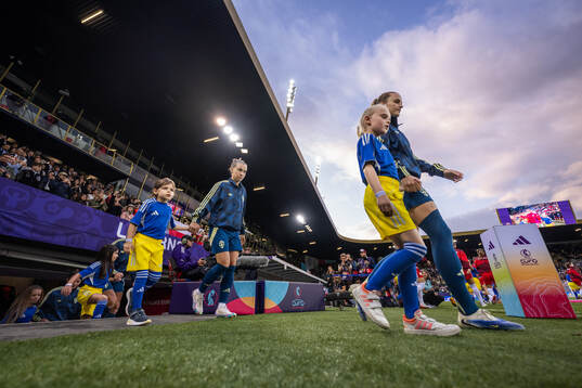 Julia Zigiotti Olme and Nathalie Björn of Sweden enter the