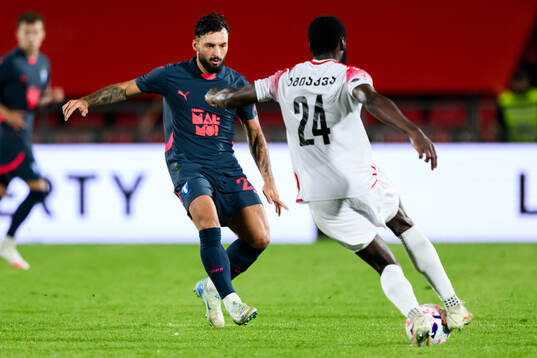 Sead Haksabanovic of Malmö FF and Derek Agyakwa of FC