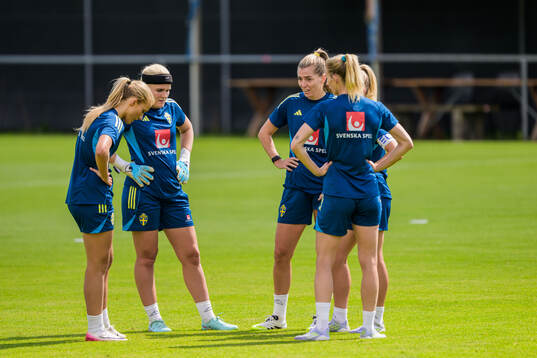 Goalkeeper Emma Holmgren and Linda Sembrant of the Swedish