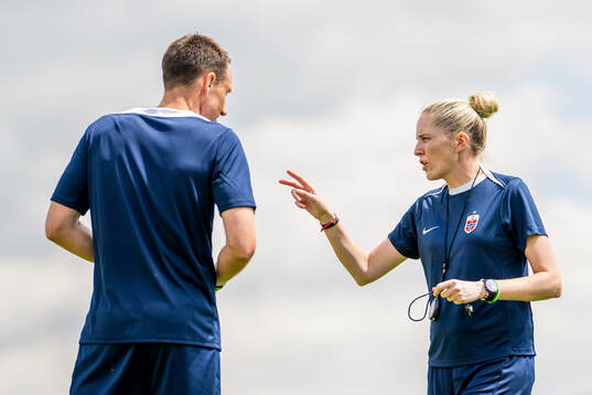 Bläddra bland fler bilder av UEFA Women's Euro 2025, day 8, Norway, training