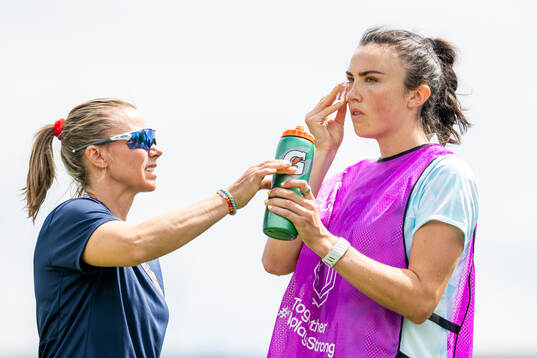Doctor Elle Marja Heatta-Speicher and Ingrid Syrstad Engen