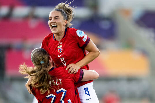 Signe Gaupset of Norway celebrates with Vilde Bøe Risa