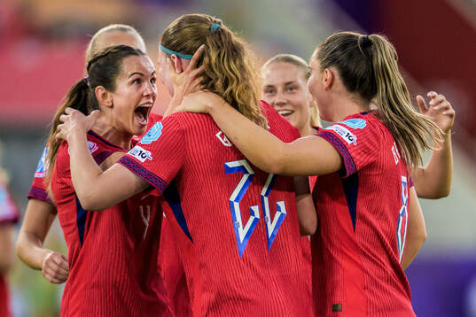 Tuva Hansen of Norway celebrates with Signe Gaupset who