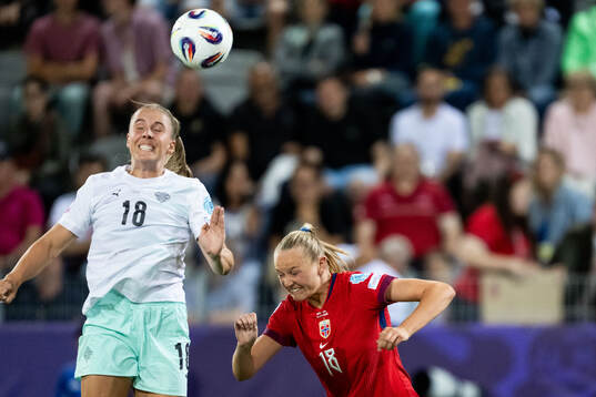 Gudrun Arnardottir of Iceland and Frida Maanum of Norway