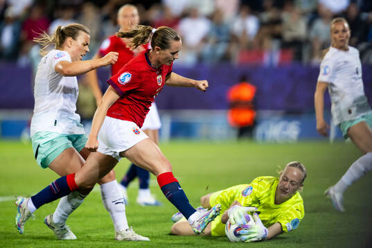 Frida Maanum of Norway and goalkeeper Cecilia Rán