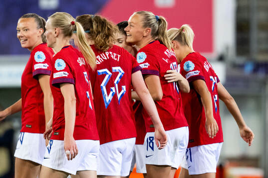 Frida Maanum of Norway celebrates