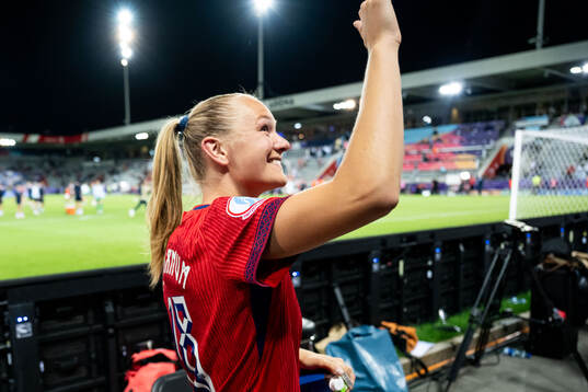 Frida Maanum of Norway celebrates