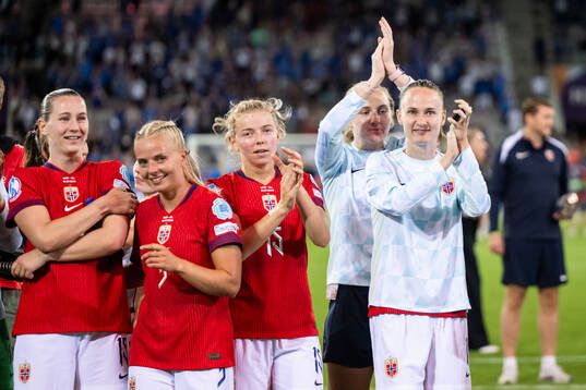 Elisabeth Terland, Emilie Woldvik, Justine Kielland and
