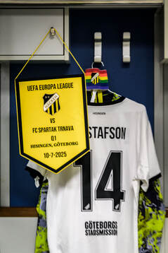 The matchday pennant and the kit Simon Gustafson of Häcken