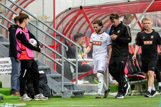 Adam Lundkvist of Häcken leaves the pitch