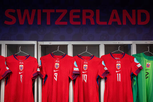The home kits of Norway in the dressing room