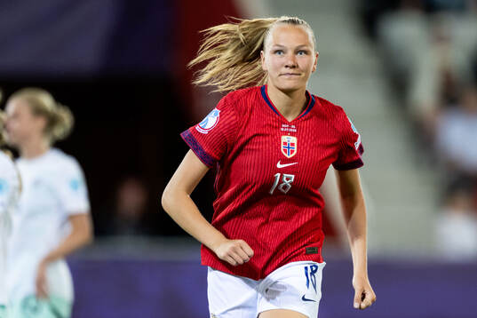 Frida Maanum of Norway celebrates