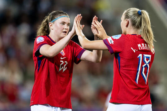 Signe Gaupset and Frida Maanum of Norway
