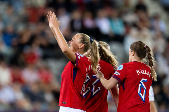 Frida Maanum of Norway celebrates
