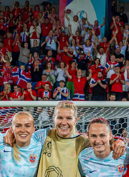 Goalkeeper Selma Panengstuen, Ada Hegerberg and Caroline