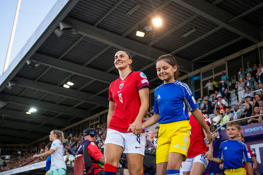 Vilde Bøe Risa of Norway enters the pitch