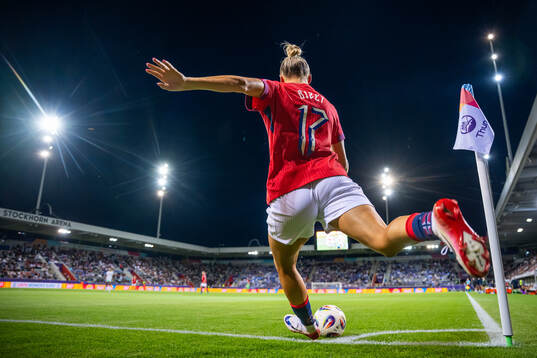 Celin Bizet Dønnum of Norway takes a corner kick