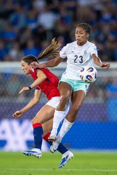 Tuva Hansen of Norway and Sveindis Jonsdottir of Iceland