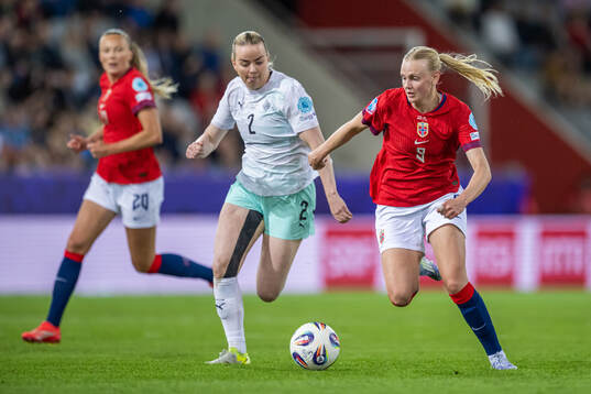 Berglind Águstsdottir of Iceland and Karina Sævik of