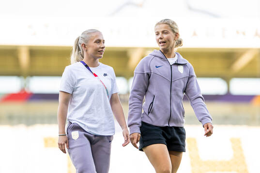 Thea Bjelde and Justine Kielland of Norway