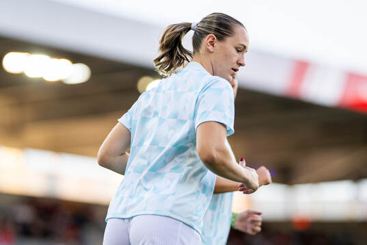 Elisabeth Terland of Norway warms up