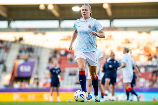Marthine Østenstad of Norway warms up