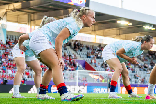 Emilie Woldvik of Norway warms up