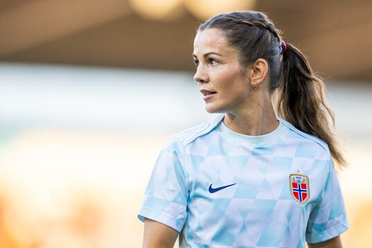 Tuva Hansen of Norway warms up