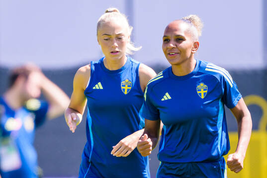Hanna Bennison and Madelen Janogy of the Swedish women's