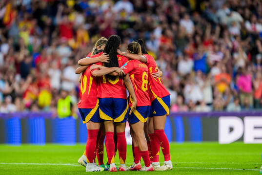 Players of Spain celebrates
