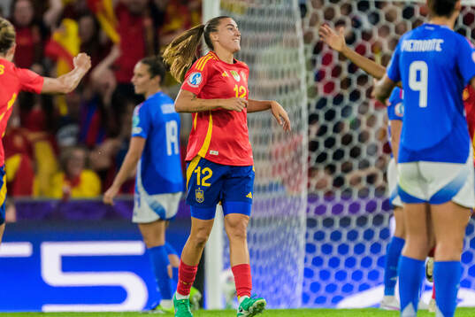 Patri Guijarro of Spain celebrates
