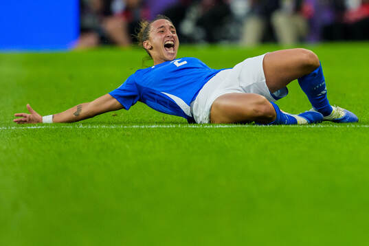 Elisabetta Oliviero of Italy celebrates