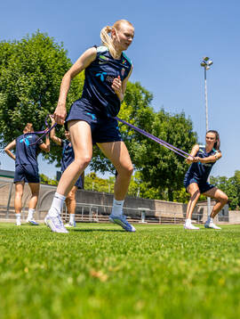 Karina Sævik and Ingrid Syrstad Engen of the Norwegian
