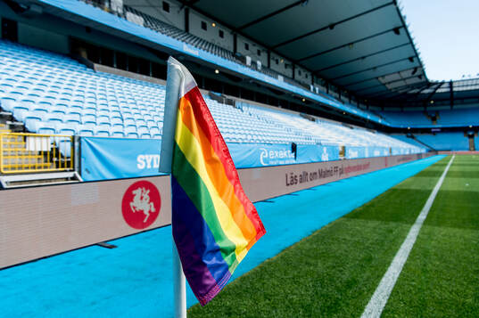 Regnbågsfärgad hörnflagga