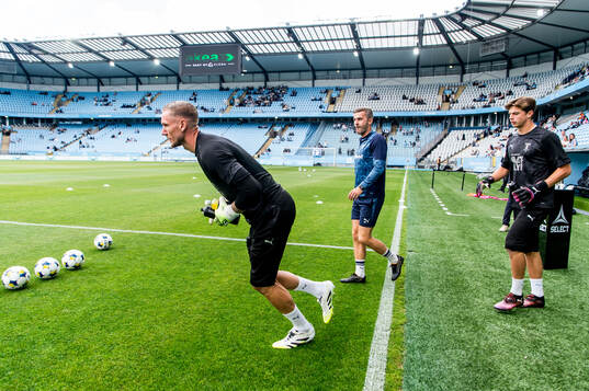 Malmö FFs målvakt Robin Olsen och målvakt Melker Ellborg