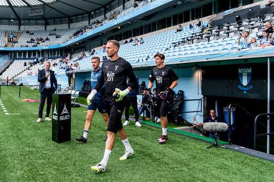 Malmö FFs målvakt Robin Olsen och målvakt Melker Ellborg
