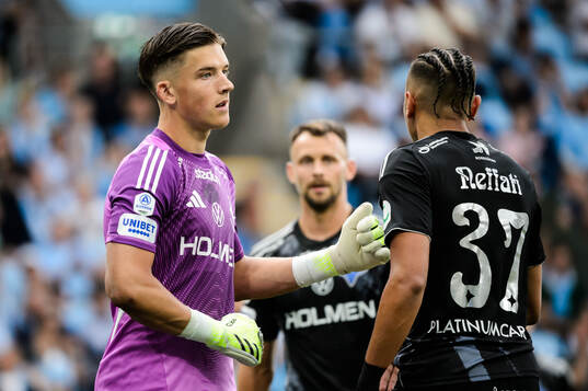 IFK Norrköpings målvakt David Andersson och Moutaz Neffati