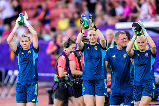 Goalkeeper Jennifer Falk, goalkeeper Tove Enblom and