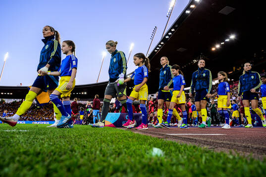 Kosovare Asllani, goalkeeper Jennifer Falk Jonna Andersson,