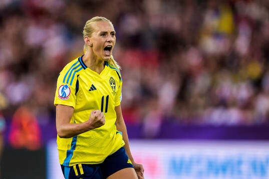 Stina Blackstenius of Sweden celebrates