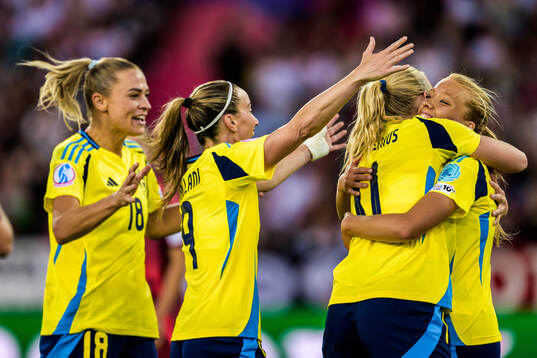 Smilla Holmberg of Sweden celebrates
