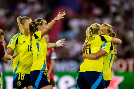 Smilla Holmberg of Sweden celebrates