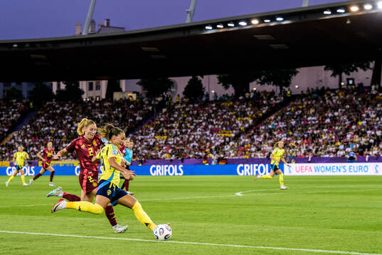 Sarai Linder of Germany and Johanna Rytting Kaneryd of