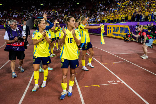 Julia Zigiotti Olme and Filippa Angeldahl of Sweden