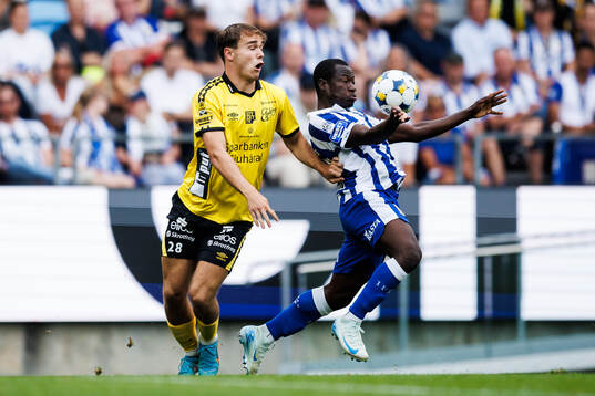 Elfsborgs Frode Aronsson och IFK Göteborgs Saidou Alioum
