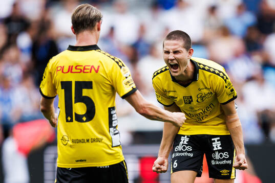 Elfsborgs Rasmus Wikström och Simon Hedlund jublar