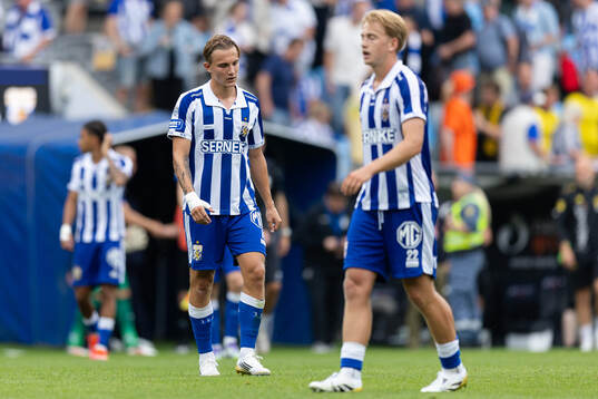 IFK Göteborgs Linus Carlstrand och Noah Tolf  deppar